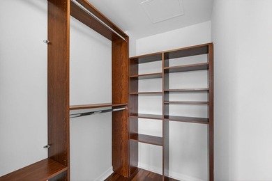 LIKE NEW | UPDATED | MOVE-IN READY | 3-BR, 3-BA PLUS DEN - - photo 31