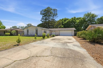 Spacious 3-Bedroom, 2-Bath All-Brick Home in Desirable Palm - photo 3