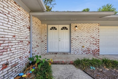 Spacious 3-Bedroom, 2-Bath All-Brick Home in Desirable Palm - photo 7