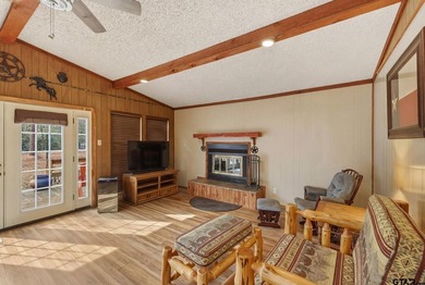 The Ultimate Holly Lake Retreat: Modern Updates & Resort Living - photo 6