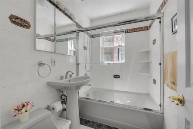 Huge price reduced for qualified buyers! Proudly Presenting a - photo 14