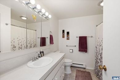 Welcome to easy convenient living in the heart of beautiful - photo 16