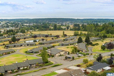 Welcome to easy convenient living in the heart of beautiful - photo 25