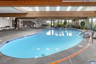 Welcome to easy convenient living in the heart of beautiful - photo 30