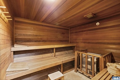 Welcome to easy convenient living in the heart of beautiful - photo 31