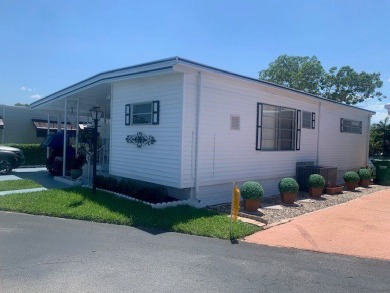 Lake Home For Sale in Hollywood, Florida