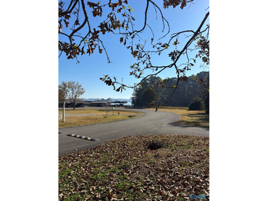 Lake Lot For Sale in Guntersville, Alabama