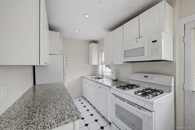 Spacious and seldom-available 3-bedroom, 1.5 bath duplex co-op - photo 6