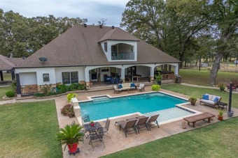 Luxurious 4bed/3.5bath/Pool, private pond & HIGH SPEED INTERNET! - Lake Home For Sale in Sulphur Springs, Texas
