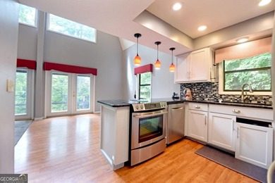 RARE Opportunity in the heart of TRACKROCK. This 3/3 country - photo 5
