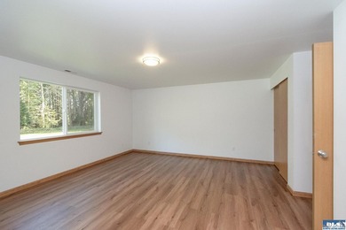 Tucked away privacy with surrounding trees (including fruit - photo 16