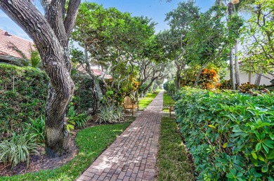 Situated on the southern tip of Jupiter Island in the exclusive - photo 23