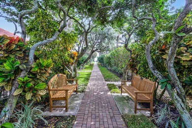 Situated on the southern tip of Jupiter Island in the exclusive - photo 24
