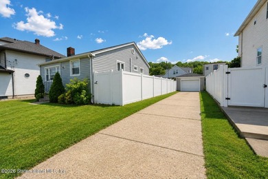 Additional listing photo 4