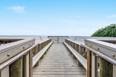 Situated on the southern tip of Jupiter Island in the exclusive - photo 27