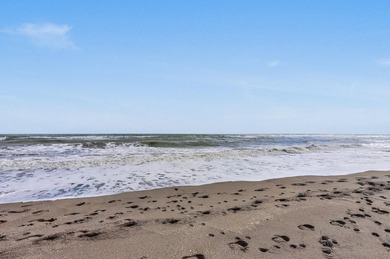 Situated on the southern tip of Jupiter Island in the exclusive - photo 31
