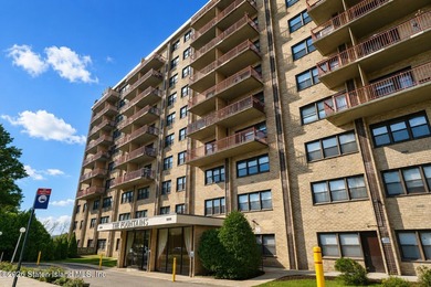 Located on the edge of the Grand Clove Lake Park sits this all - photo 2
