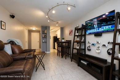 Located on the edge of the Grand Clove Lake Park sits this all - photo 4