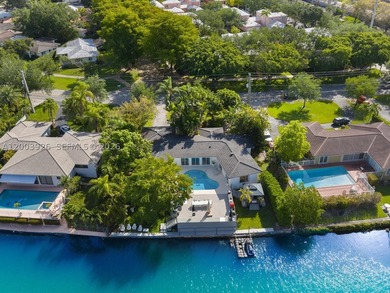 Discover a rare opportunity to own a prime waterfront property - photo 1