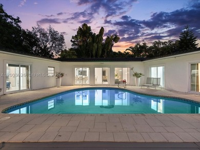 Discover a rare opportunity to own a prime waterfront property - photo 4