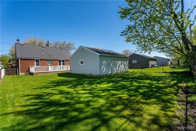 This all-brick, Cape Cod-style home has been beautifully - photo 11