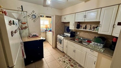 Excellent opportunity to own a well-located duplex in the heart - photo 18