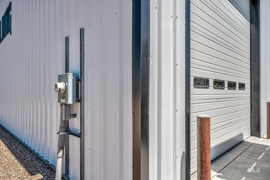 2400 sf shop with over-sized drive through bay doors. 18' eaves - photo 21