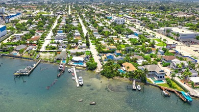 Charming coastal bungalow ideally located just mins from the - photo 2