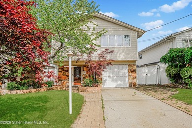 Welcome to 15 Oliver Place, a beautifully maintained detached - photo 2