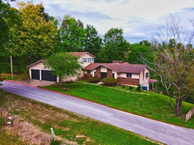 Lake Home For Sale in Monticello, Kentucky