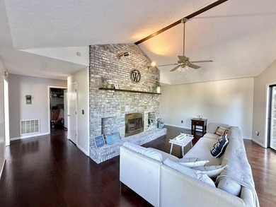3 bedroom, 3 bath Home and boat slip! You won't find homes like - photo 3