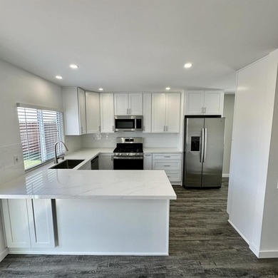 Beautifully updated single-story home: 4 bedrooms, 2 full baths - photo 9