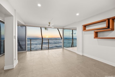 Prestigious Gold Coast Oceanfront end unit with stunning endless - photo 2