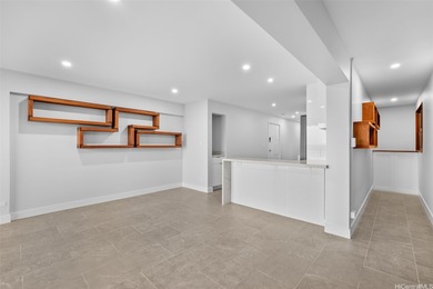 Prestigious Gold Coast Oceanfront end unit with stunning endless - photo 8