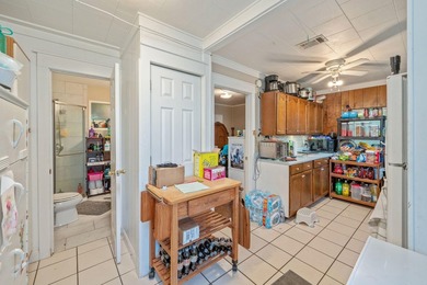 Investor special in a fantastic location! Rare opportunity - photo 6