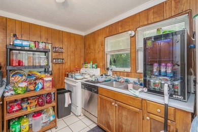 Investor special in a fantastic location! Rare opportunity - photo 7