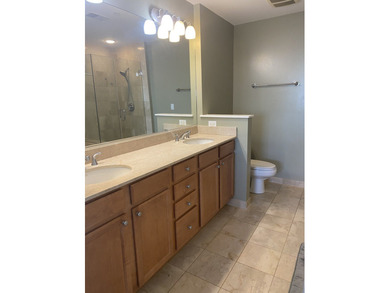 Beautiful, spacious 2-bedroom, 2-bath condo in an impeccably - photo 12