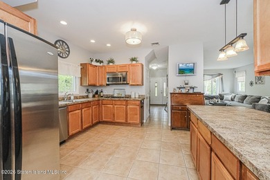 PERFECT SPACE FOR MULTI-GENERATIONAL LIVING! This beautiful home - photo 15