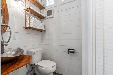 Rare 4-bedroom, 3-bath island-style home located in the vacation - photo 16
