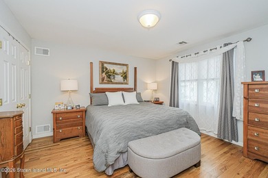 PERFECT SPACE FOR MULTI-GENERATIONAL LIVING! This beautiful home - photo 17
