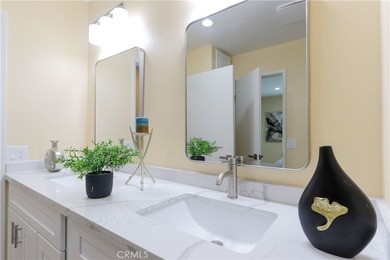 Beautifully Updated 3-Bedroom, 2-Bath Townhouse with an Attached - photo 20