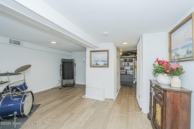 PERFECT SPACE FOR MULTI-GENERATIONAL LIVING! This beautiful home - photo 26
