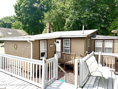 PERFECT SPACE FOR MULTI-GENERATIONAL LIVING! This beautiful home - photo 28