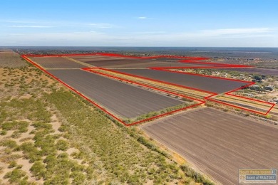 Three parcels grouped to total more than 1,000 acres on the - photo 2