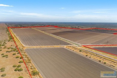 Three parcels grouped to total more than 1,000 acres on the - photo 3