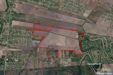 Three parcels grouped to total more than 1,000 acres on the - photo 9