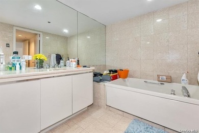 bright & spacious all renovated one bedroom 1.5 bath condo - photo 11