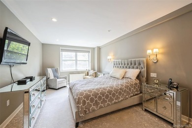 Elegant, pristine, and spacious 2-bedroom, renovated 2.5-bath - photo 16