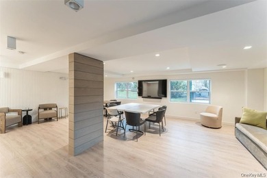 Elegant, pristine, and spacious 2-bedroom, renovated 2.5-bath - photo 20