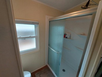 This home is a beautiful 2/2 with a Den / Bonus Room. Lots of - photo 22